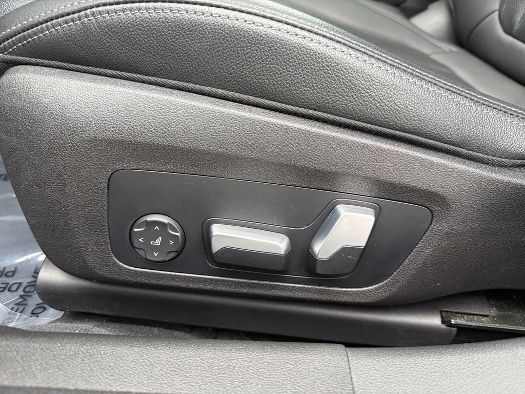 2022 BMW 3 Series 330e xDrive