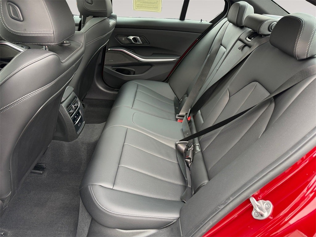 2025 BMW 3 Series 330i xDrive M Sport