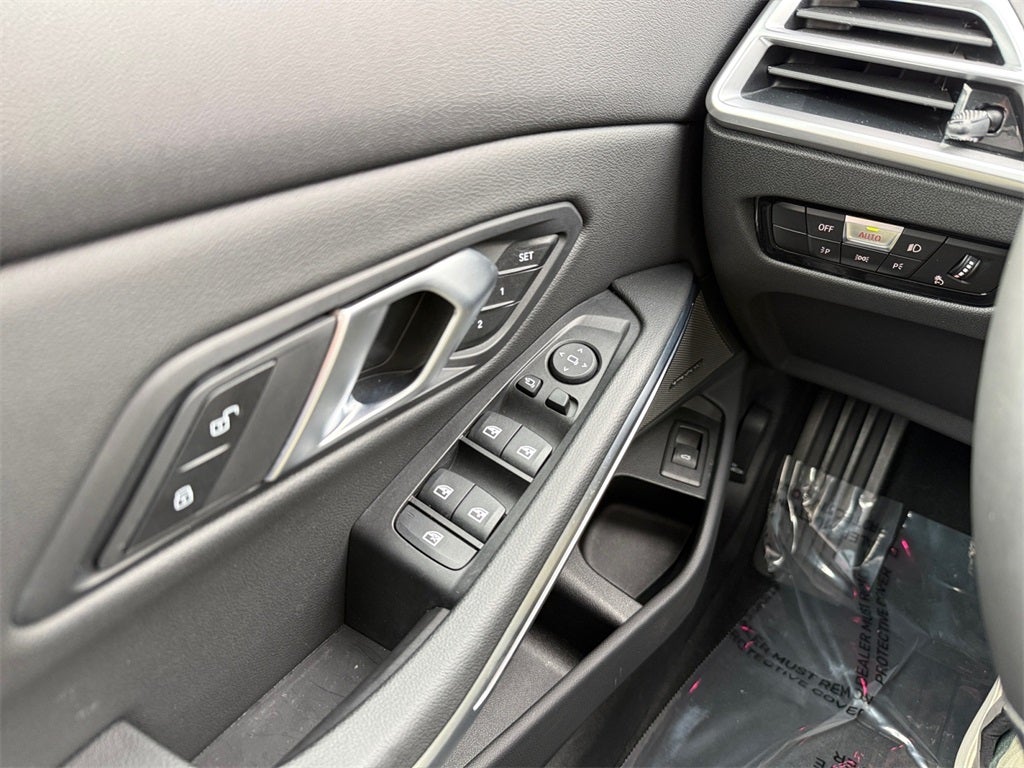 2025 BMW 3 Series 330i xDrive M Sport