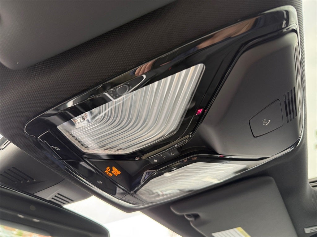 2025 BMW 3 Series 330i xDrive M Sport