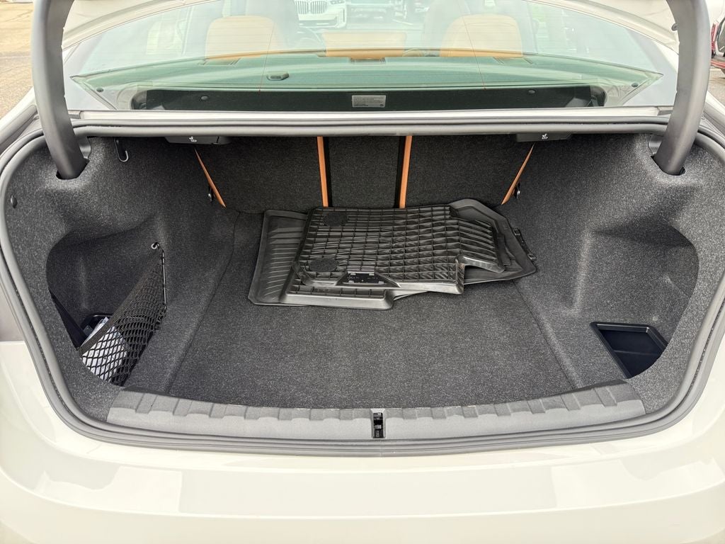 2025 BMW 3 Series 330i xDrive