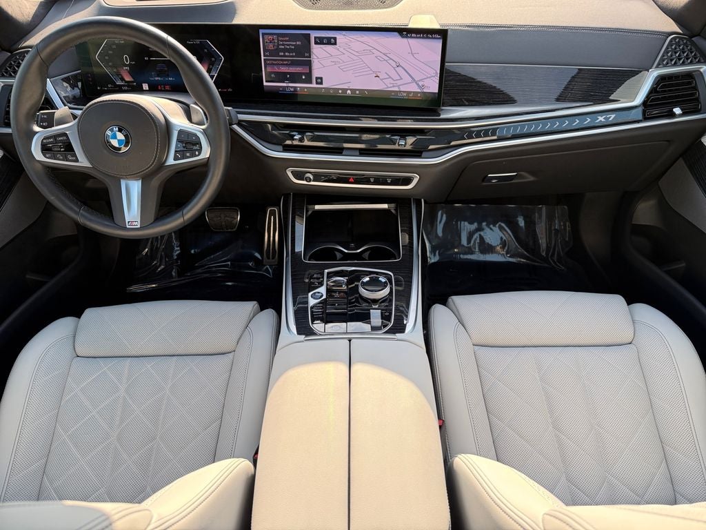 2025 BMW X7 xDrive40i M Sport