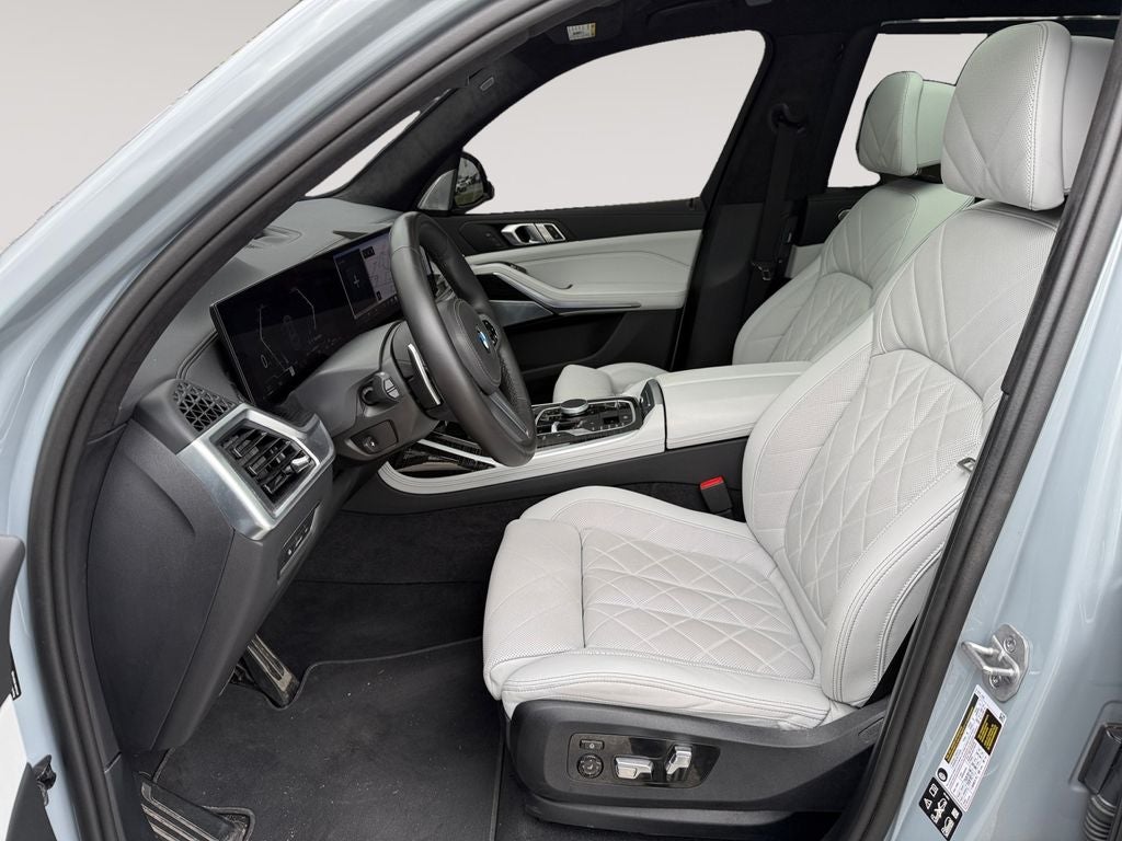 2025 BMW X7 xDrive40i M Sport