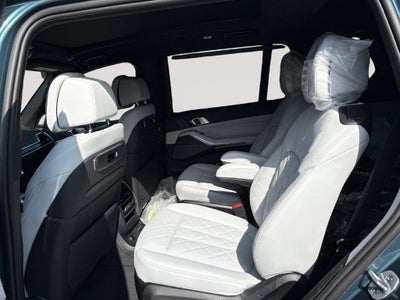 2027 BMW X7 xDrive40i