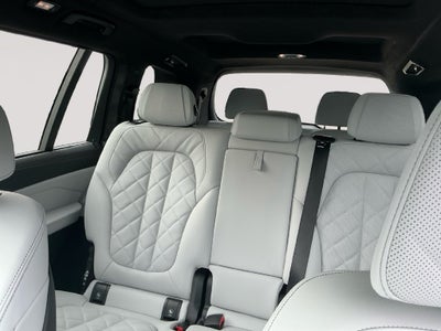 2027 BMW X7 xDrive40i