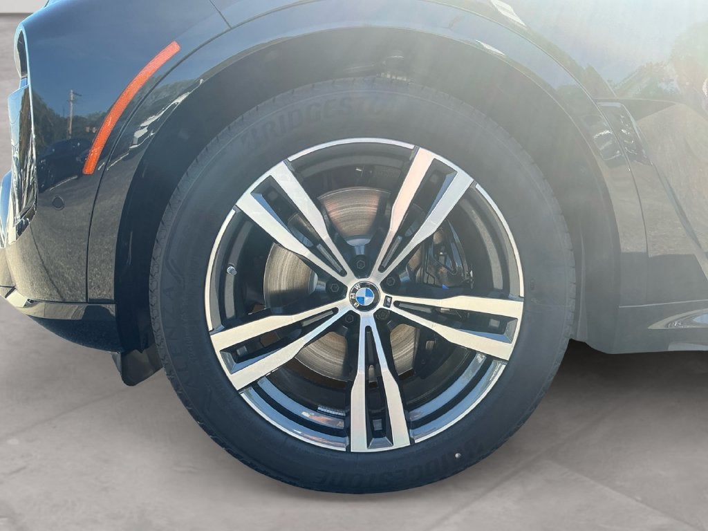 2027 BMW X7 M60i
