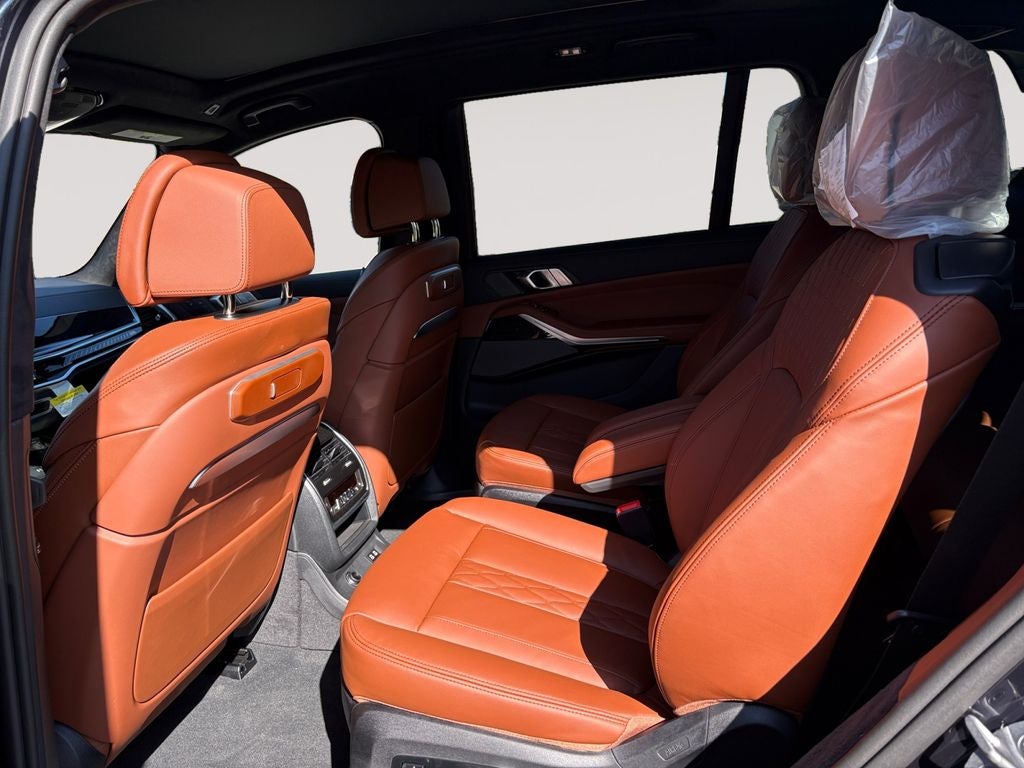 2027 BMW X7 M60i