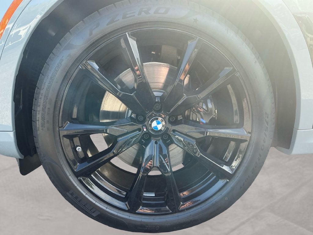 2027 BMW X7 M60i
