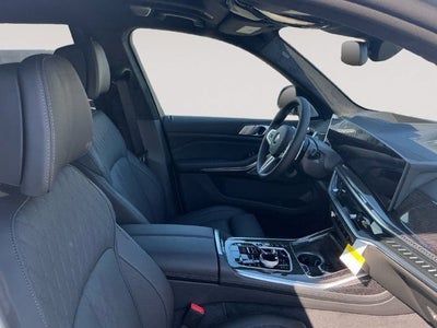 2027 BMW X7 M60i