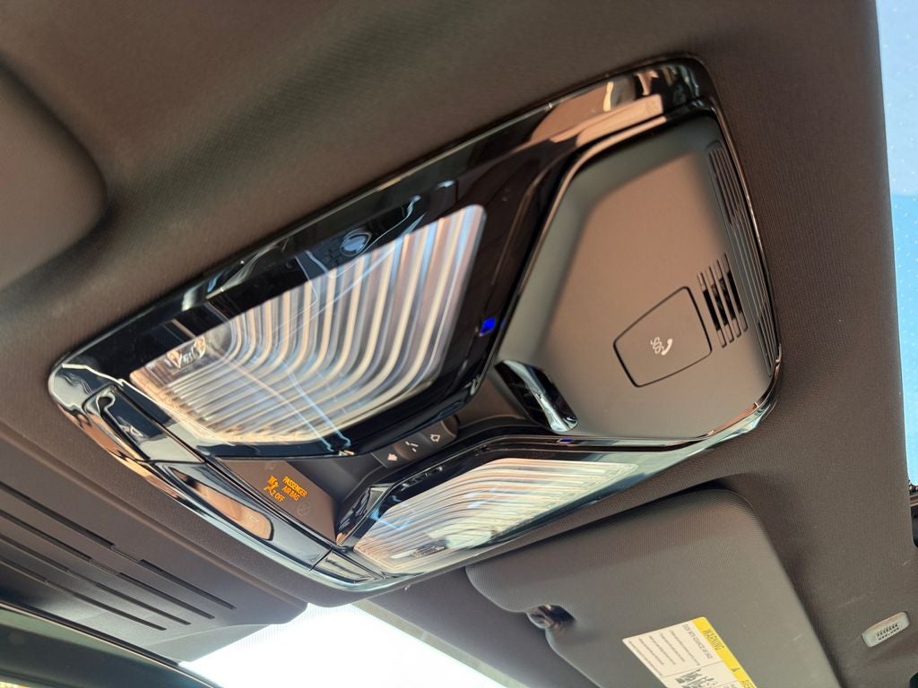 2025 BMW X5 M60i
