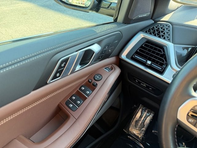 2025 BMW X5 M60i