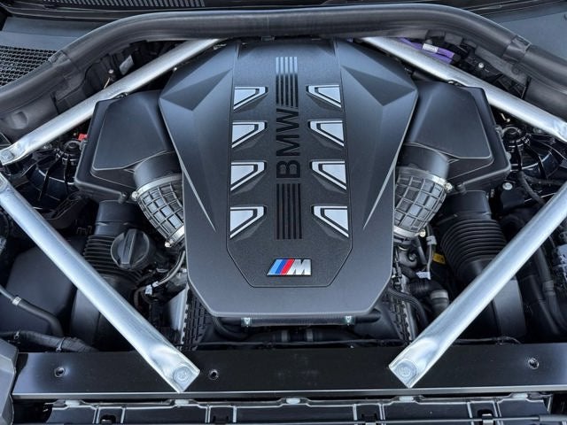 2025 BMW X5 M60i