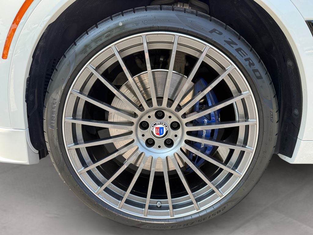 2025 BMW X7 ALPINA XB7
