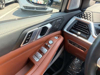 2025 BMW X7 ALPINA XB7