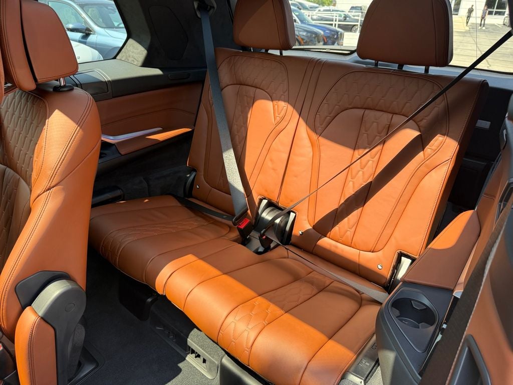 2025 BMW X7 ALPINA XB7
