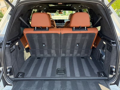 2025 BMW X7 ALPINA XB7