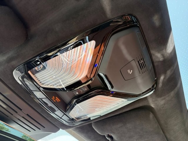2025 BMW X7 ALPINA XB7