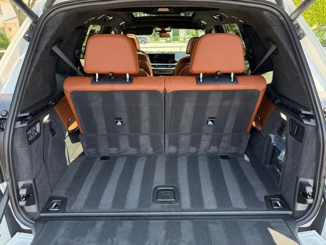 2025 BMW X7 ALPINA XB7