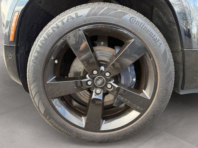 2025 Land Rover Defender 130 X-Dynamic SE