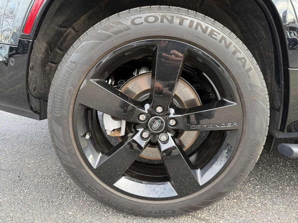 2025 Land Rover Defender 130 X-Dynamic SE