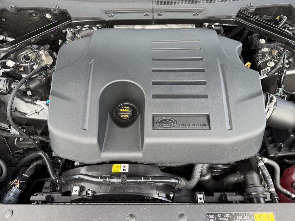 2025 Land Rover Defender 130 X-Dynamic SE