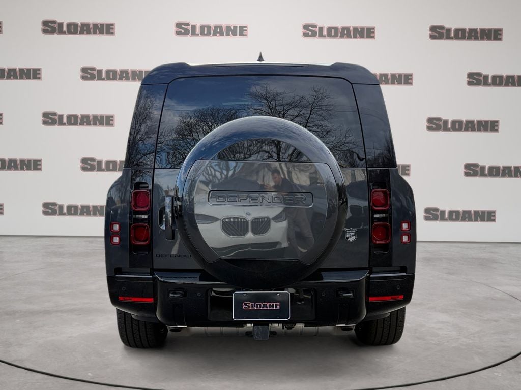 2025 Land Rover Defender 130 X-Dynamic SE