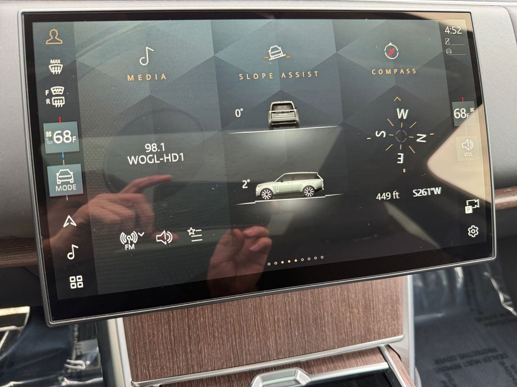 2025 Land Rover Range Rover SE