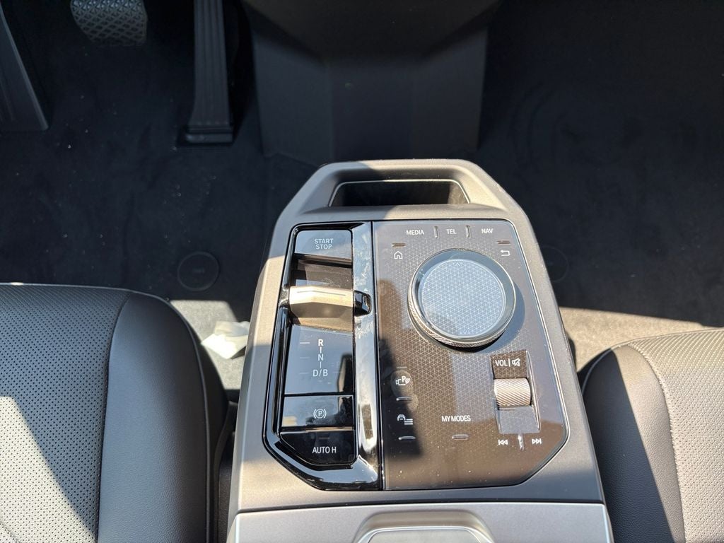 2026 BMW iX xDrive45