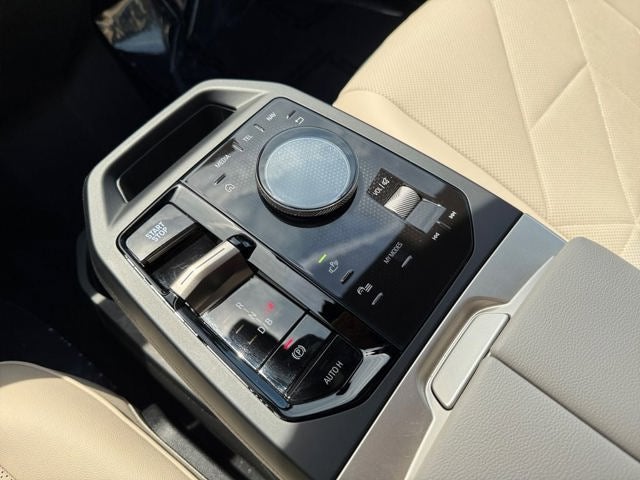 2026 BMW iX xDrive60