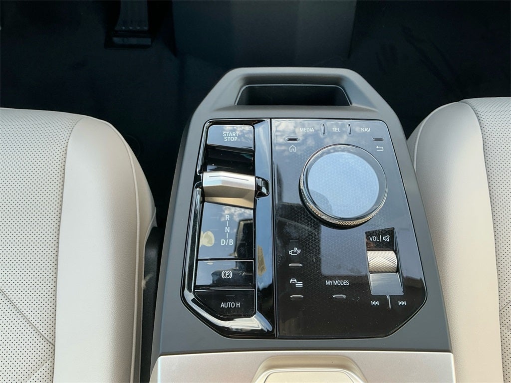 2026 BMW iX xDrive60