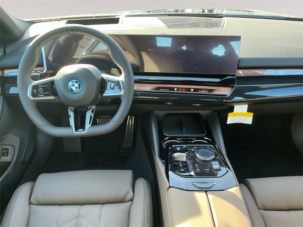 2026 BMW 5 Series 550e xDrive