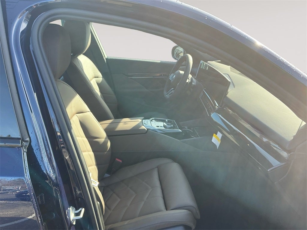 2026 BMW 5 Series 550e xDrive