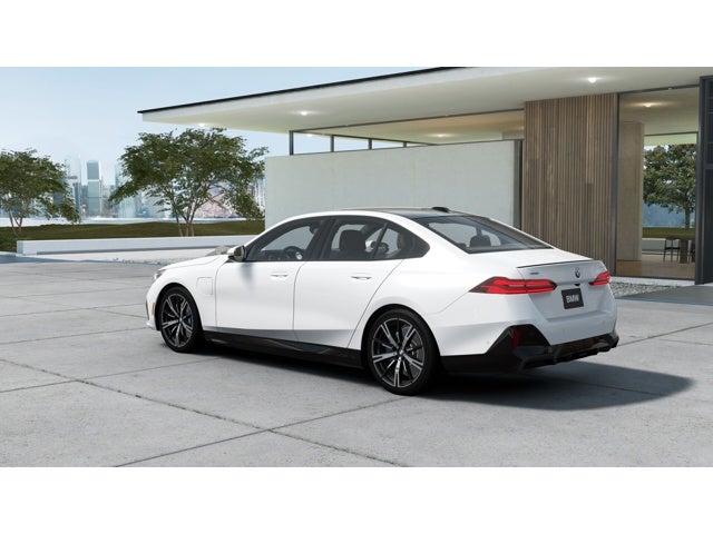 2027 BMW 550e Base
