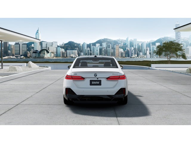 2027 BMW 550e Base