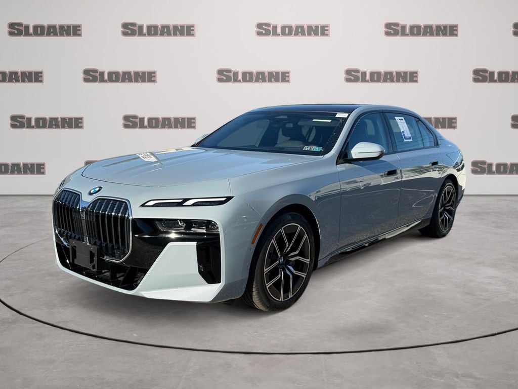 2025 BMW 7 Series 740i xDrive Sedan's photo