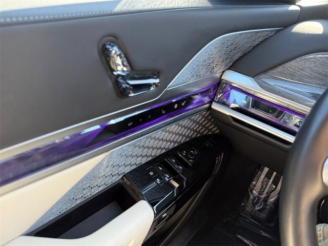 2023 BMW 7 Series 760i xDrive