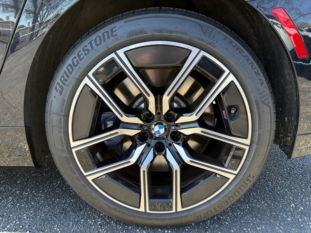 2025 BMW 7 Series 760i xDrive