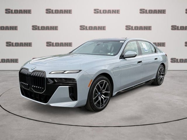 2026 BMW 7 Series 750e xDrive Sedan's photo