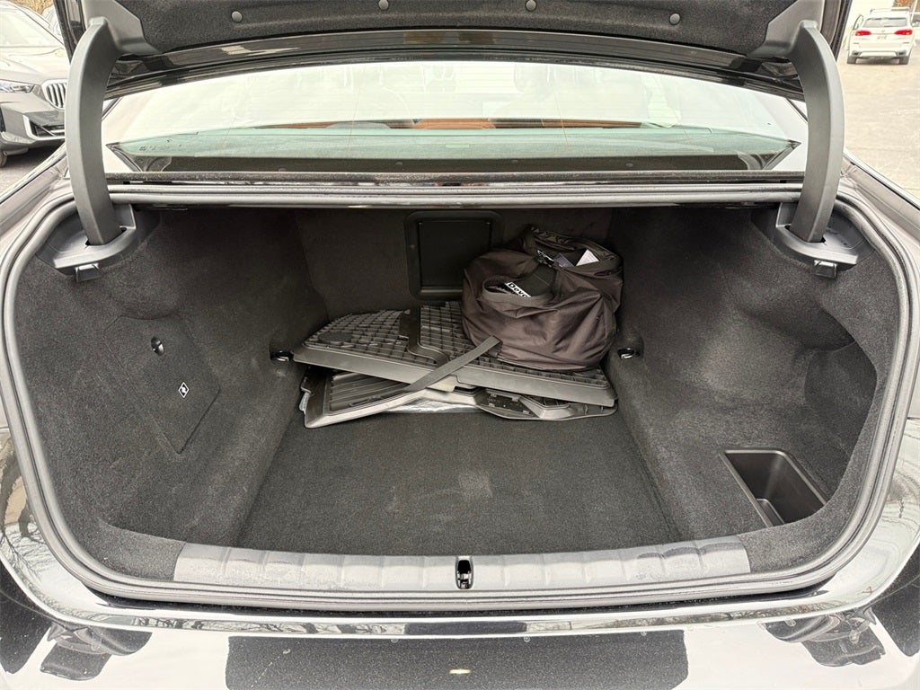 2025 BMW 7 Series 750e xDrive