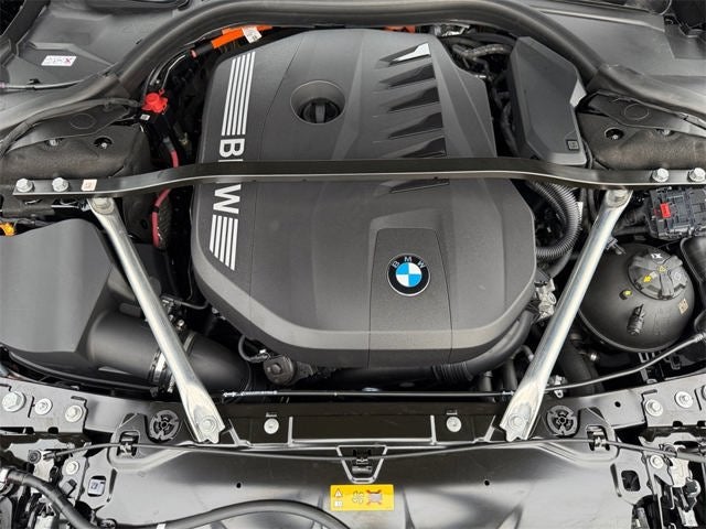 2025 BMW 7 Series 750e xDrive