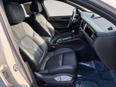 2023 Porsche Macan T