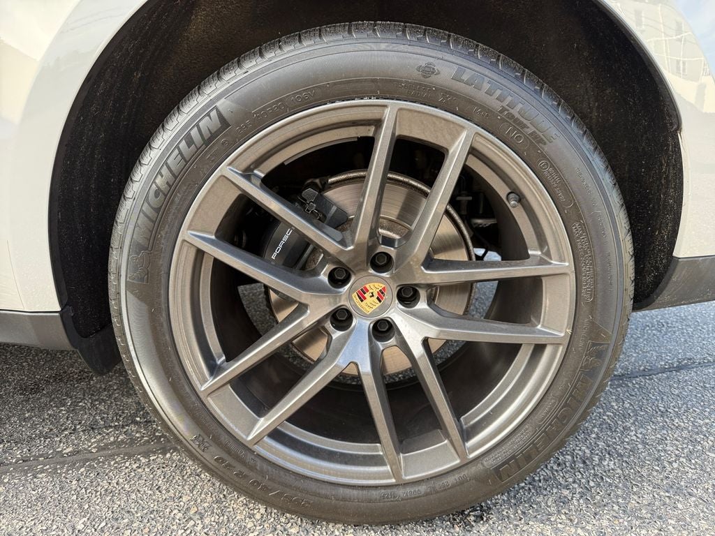 2023 Porsche Macan T