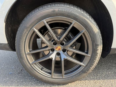 2023 Porsche Macan T