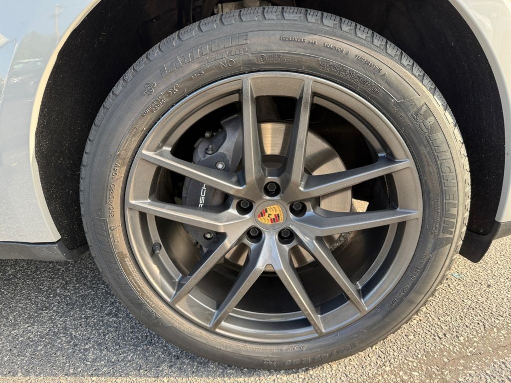 2023 Porsche Macan T