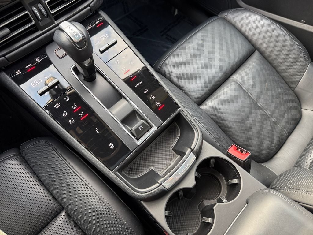 2023 Porsche Macan T