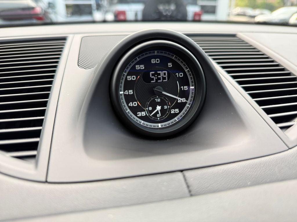 2023 Porsche Macan T