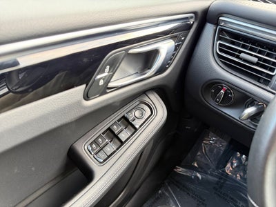 2023 Porsche Macan T